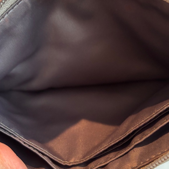 Coach Signature Wristlet - Light Gray - Picture 9 of 11